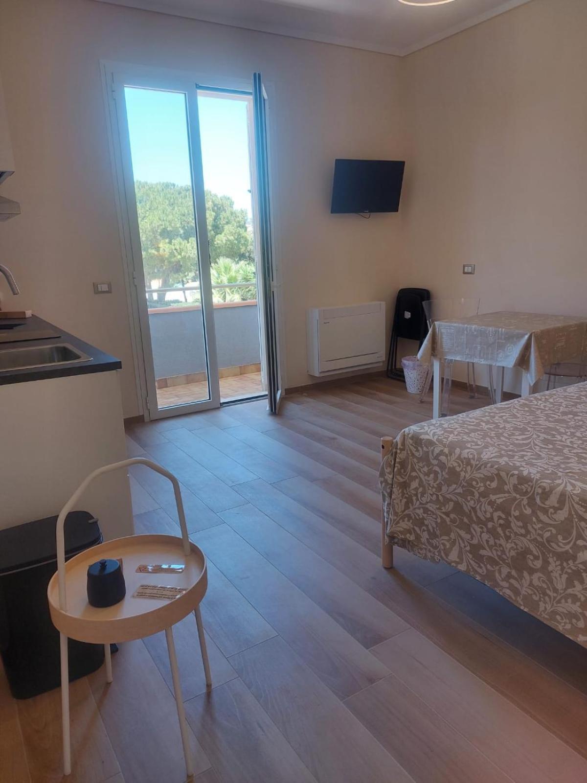 Alcantara Suites ตราปานี ภายนอก รูปภาพ